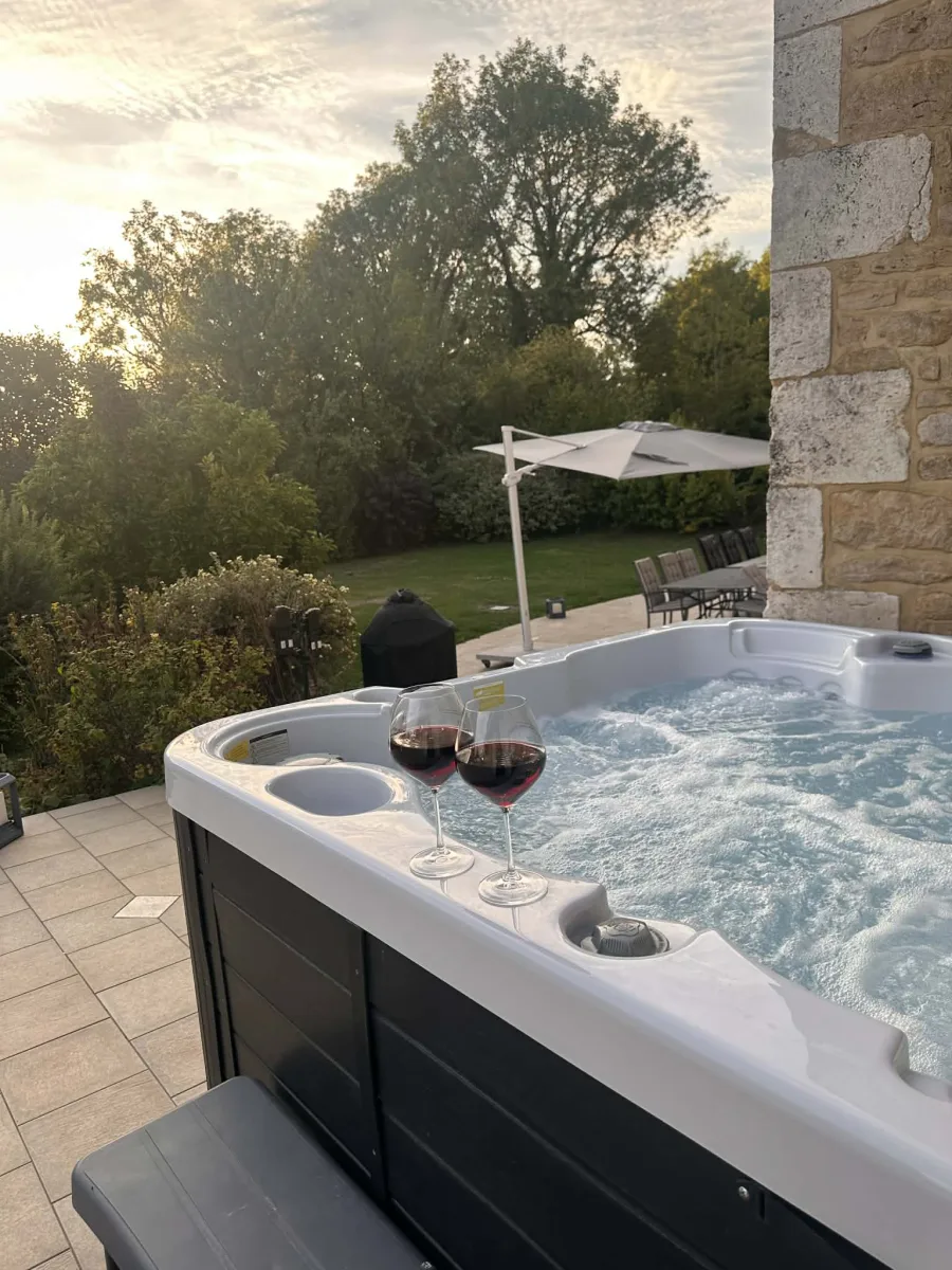 L’Écrin d’Havys - Jacuzzi bij avond